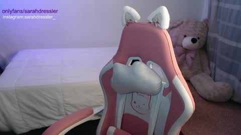 Snapshot of sarahdressler chatting on December 6, 5:09 am sarahdressler online show from December 6, 5:09 am