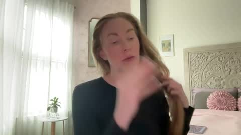 Sarah online show from May 28, 6:49 pm