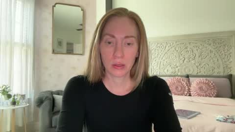 Sarah online show from June 30, 5:36 pm