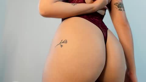 Snapshot of sarahgrant_ chatting on December 26, 5:04 am sarahgrant_ online show from December 26, 5:04 am