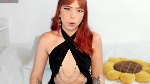 Snapshot of sarahgrant_ chatting on October 9, 3:15 am sarahgrant_ online show from October 9, 3:15 am