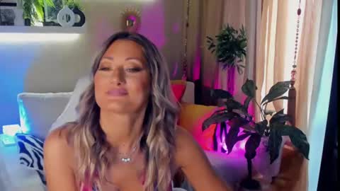 Divine Sarah NONUDE model online show from June 29, 7:25 am