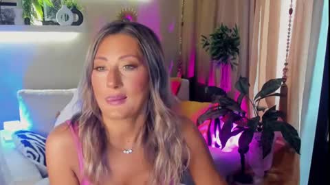 Divine Sarah NONUDE model online show from June 30, 7:09 am