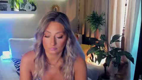 Divine Sarah NONUDE model online show from July 7, 12:53 pm