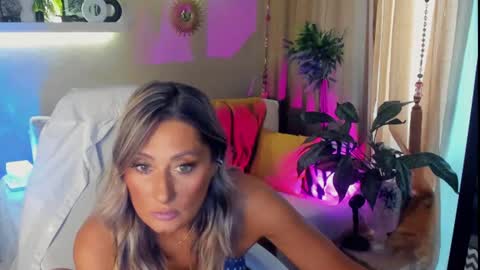 Divine Sarah NONUDE model online show from July 10, 8:50 am