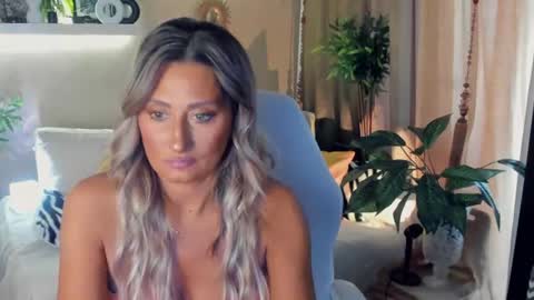 Divine Sarah NONUDE model online show from July 27, 2:24 pm