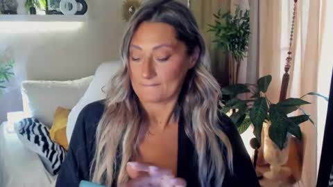 Divine Sarah NONUDE model online show from July 31, 7:19 am