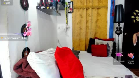 Snapshot of sarahjey chatting on January 25, 9:04 am SARAHJEY online show from January 25, 9:04 am