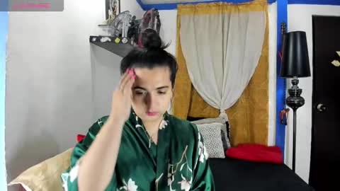 Snapshot of sarahjey chatting on October 17, 6:27 am SARAHJEY online show from October 17, 6:27 am