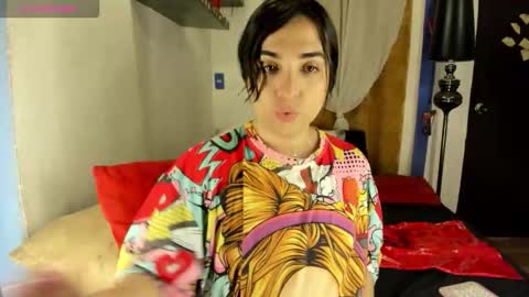 Snapshot of sarahjey chatting on October 18, 4:30 pm SARAHJEY online show from October 18, 4:30 pm