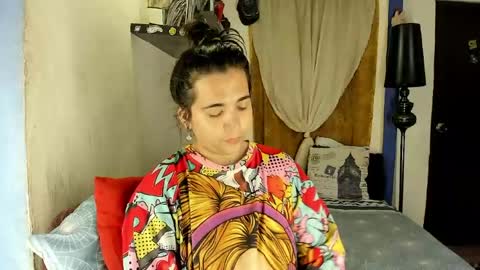 Snapshot of sarahjey chatting on May 10, 5:40 pm SARAHJEY online show from May 10, 5:40 pm