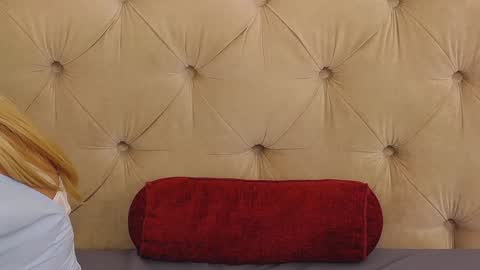 Sarah online show from February 6, 12:59 pm