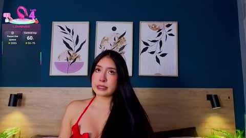 Sarah online show from December 3, 7:45 pm