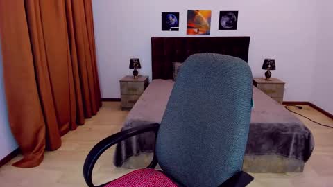 Sarah online show from December 18, 12:40 pm