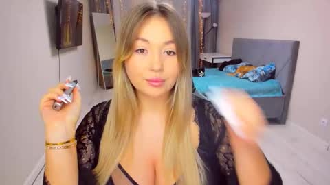 Sarah online show from February 14, 3:20 pm