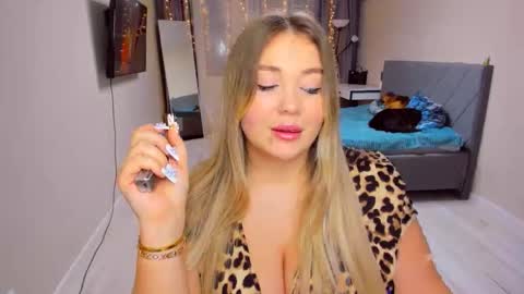 Sarah online show from February 17, 3:19 pm