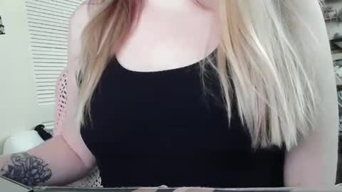 Sarah online show from February 9, 9:08 pm