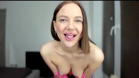 Snapshot of sarahphyllis chatting on January 23, 9:18 pm sarahphyllis online show from January 23, 9:18 pm