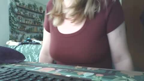 Snapshot of sarahpmummy chatting on May 26, 8:16 pm Sarah online show from May 26, 8:16 pm