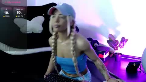 sarahraiynex online show from June 11, 10:13 am