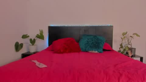 Snapshot of sarahredi chatting on January 21, 9:25 pm Girl next door online show from January 21, 9:25 pm