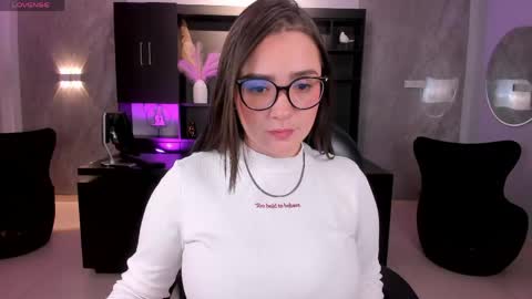 Sarah Rhodes online show from May 5, 11:51 am