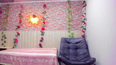 Sarah online show from November 29, 11:35 am