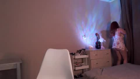 Snapshot of sarahsweetie_ chatting on December 28, 5:46 pm Sarah online show from December 28, 5:46 pm