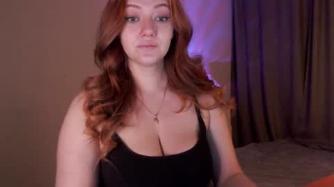 Snapshot of sarahsweetie_ chatting on February 4, 5:01 pm Sarah online show from February 4, 5:01 pm