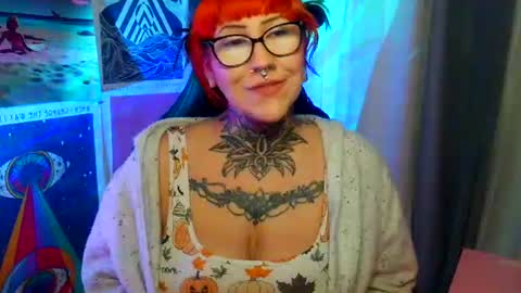 Snapshot of saraht666 chatting on November 2, 6:38 am Sarah T online show from November 2, 6:38 am