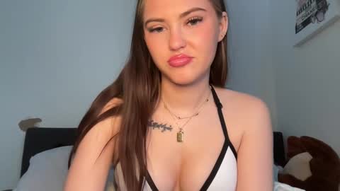 SarahxOliver online show from January 11, 4:01 pm