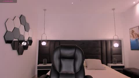 Sarah  independent model online show from April 26, 5:32 pm
