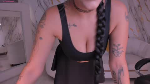 Snapshot of sarahyates chatting on May 14, 5:14 am Sarah independent model online show from May 14, 5:14 am