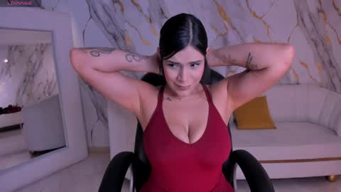 Snapshot of sarahyates chatting on May 15, 4:08 am Sarah independent model online show from May 15, 4:08 am