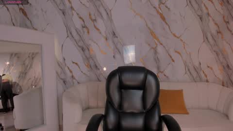 Snapshot of sarahyates chatting on May 16, 4:31 am Sarah independent model online show from May 16, 4:31 am
