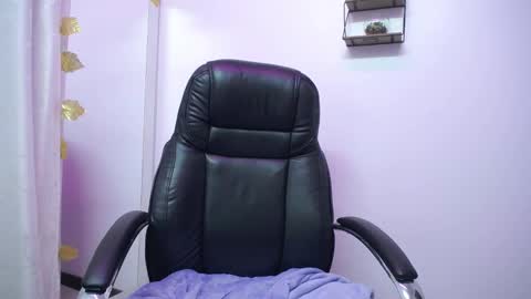 Snapshot of sarai_petite_ chatting on February 26, 10:04 am SARAI online show from February 26, 10:04 am