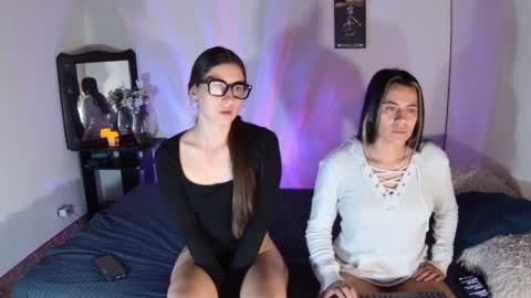 Sarajonnes4 online show from April 8, 2:11 am