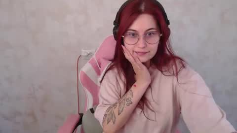 Snapshot of sarakinski chatting on July 2, 12:22 pm Sara online show from July 2, 12:22 pm