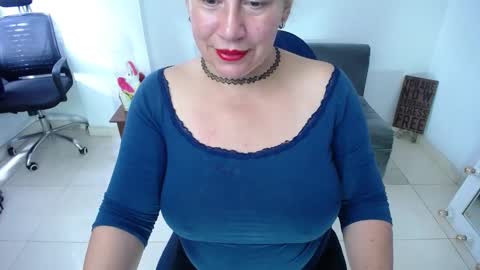 Snapshot of saralovens chatting on November 9, 4:27 pm Saraloves online show from November 9, 4:27 pm