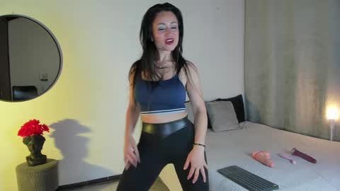 Snapshot of saramilf_69 chatting on March 12, 7:49 pm saramilf_69 online show from March 12, 7:49 pm