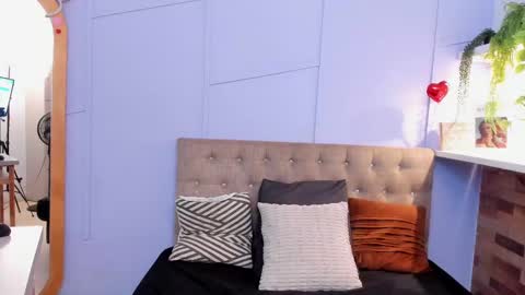 Sara and Edward online show from October 26, 12:33 pm