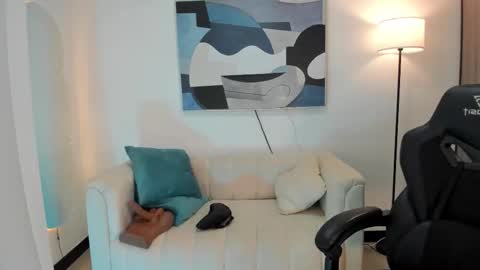 I am Sara  online show from February 6, 8:56 pm