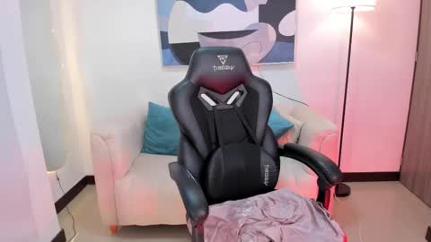 I am Sara  online show from February 19, 10:17 pm