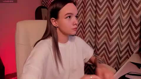 Sara online show from August 4, 5:59 pm