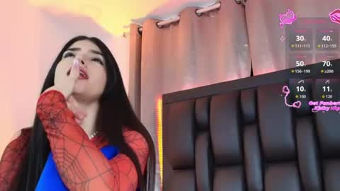 Snapshot of sararoy_ chatting on June 11, 9:57 pm Sara online show from June 11, 9:57 pm
