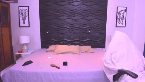 Snapshot of sarasofia44 chatting on November 22, 9:14 pm Sara Sofia online show from November 22, 9:14 pm