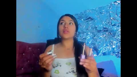 Snapshot of sarastonesx chatting on February 6, 5:01 am sarastonesx online show from February 6, 5:01 am