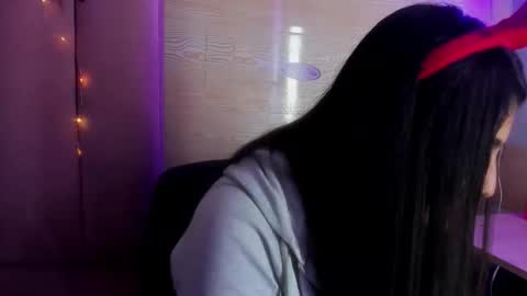 sarastonesx online show from April 29, 5:30 pm