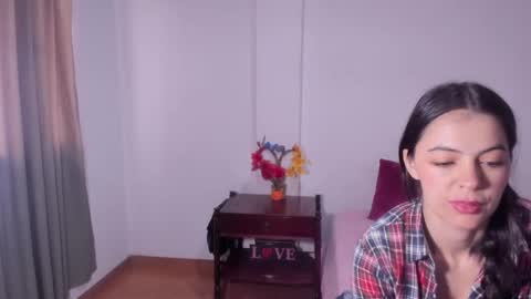 Snapshot of sarasweet_4 chatting on October 17, 2:41 pm Sara online show from October 17, 2:41 pm