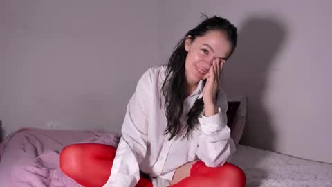 Snapshot of sarasweet_4 chatting on February 17, 11:00 pm Sara online show from February 17, 11:00 pm